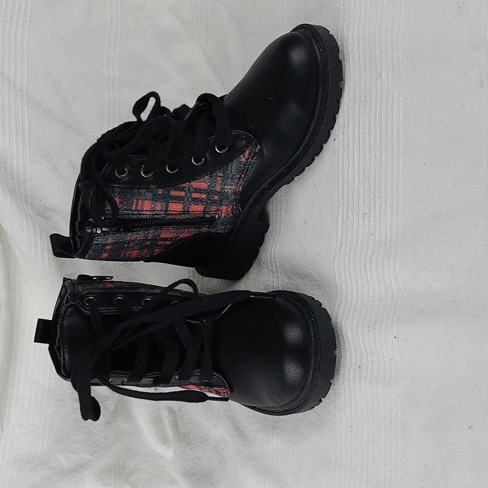 Citi Steps Girls Mid-Calfish Boots Black Glittery Red Plaid Laces Zips Sz 13 EUC